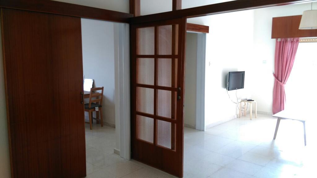 Modern City Center Apt 拉纳卡 外观 照片